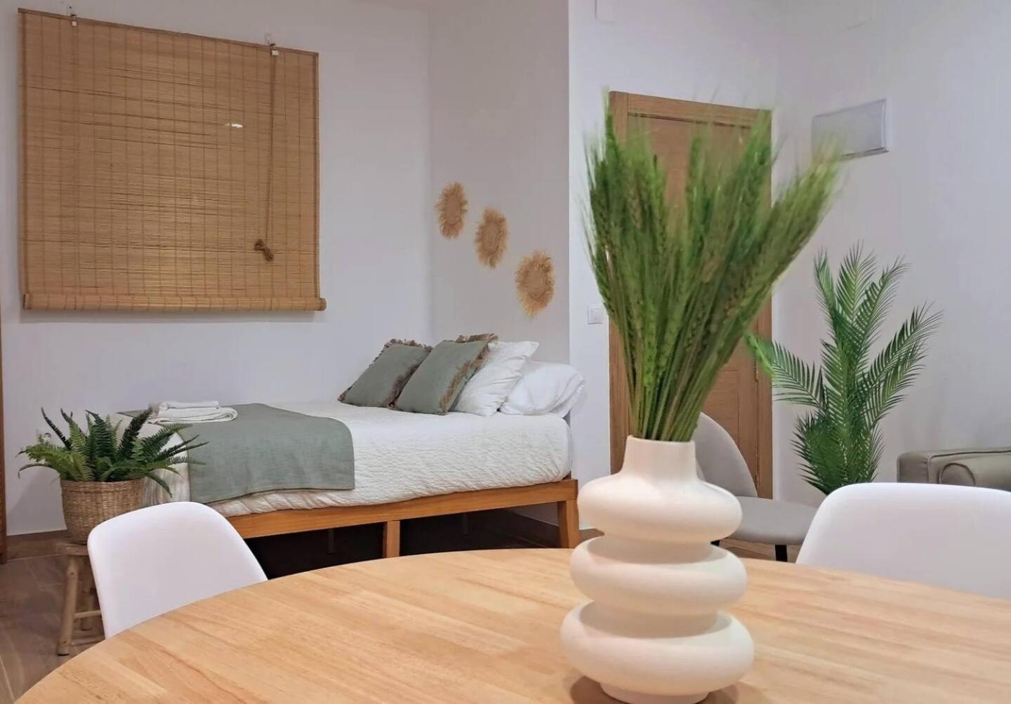 Coffee & Calm Triana Apartment Sevilla Bagian luar foto