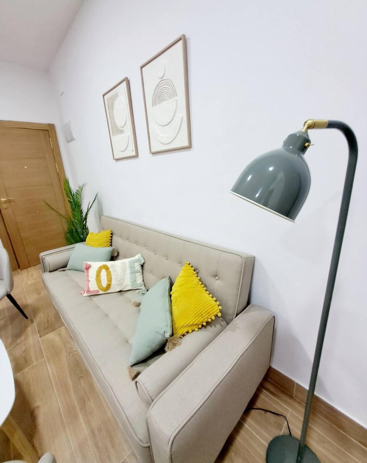 Coffee & Calm Triana Apartment Sevilla Bagian luar foto