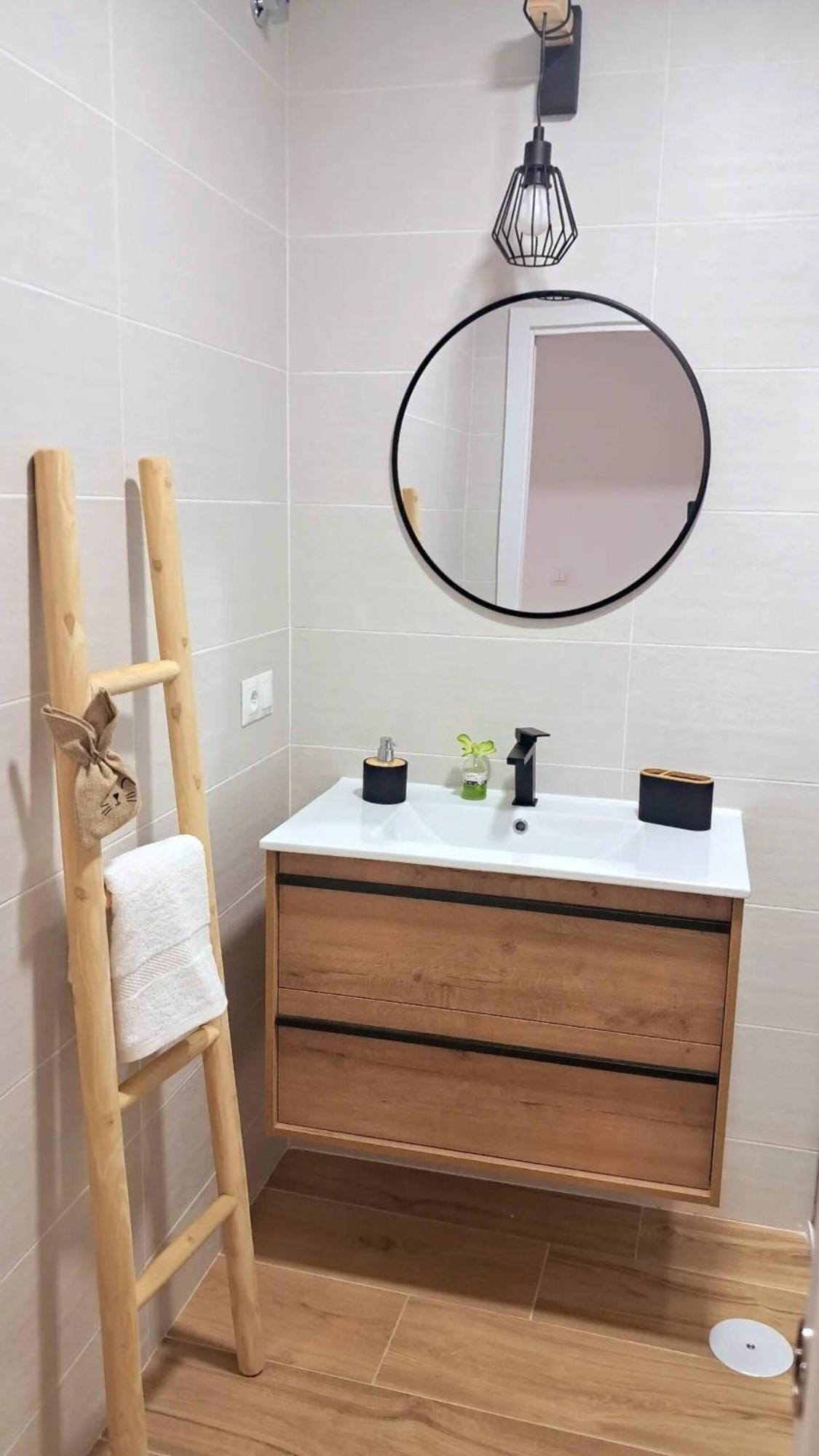 Coffee & Calm Triana Apartment Sevilla Bagian luar foto